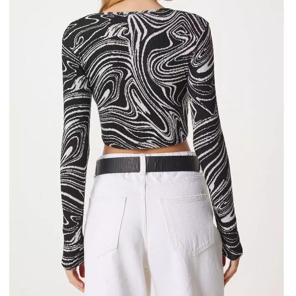 Zara Abstract Print Crop Top  Size L Black White Long Sleeve Keyhole Cutout Y2k - Picture 2 of 13